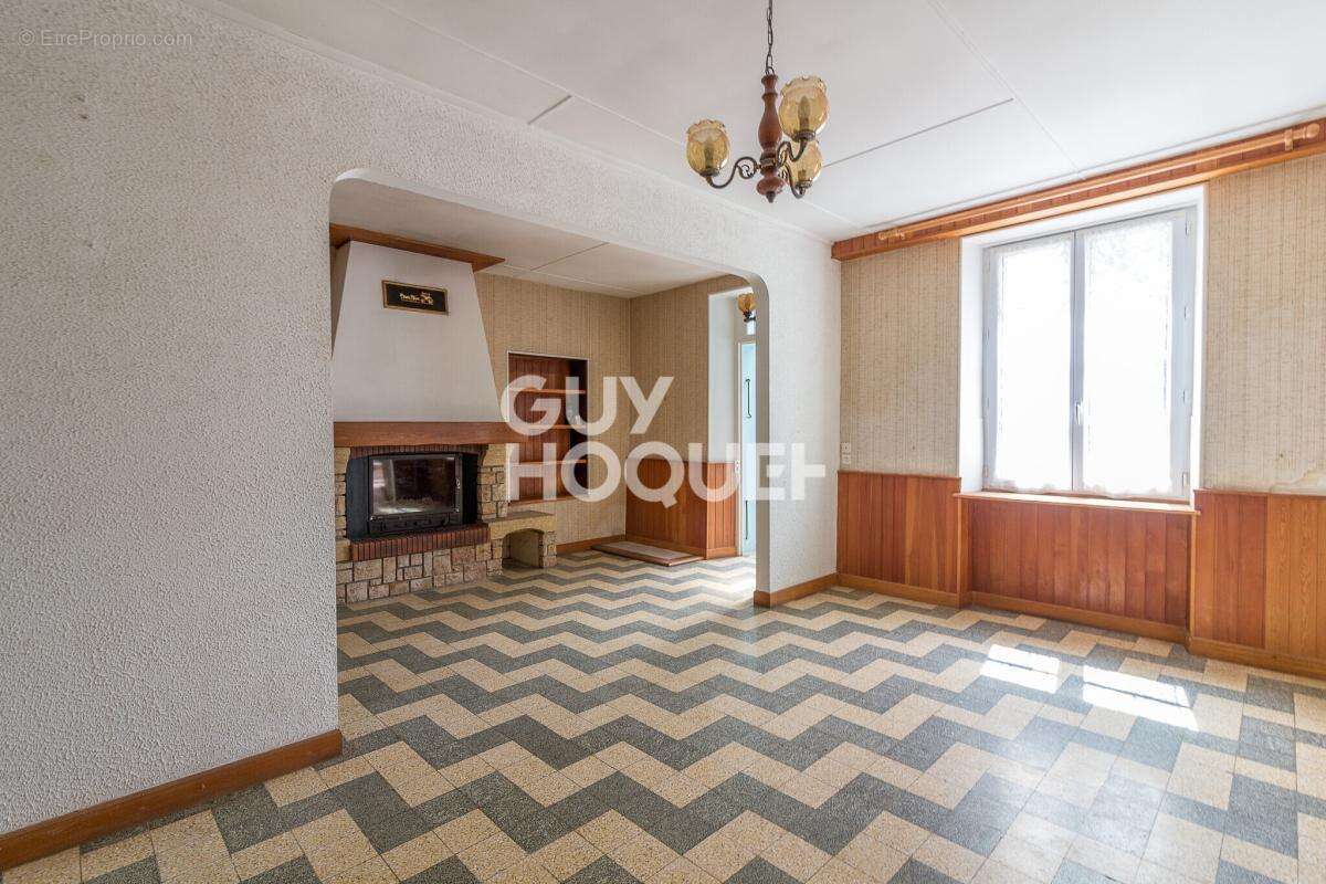 Maison à GENOUILLE