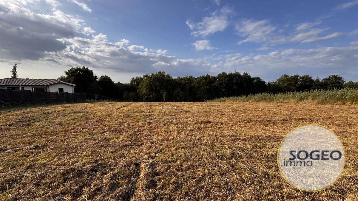 Terrain à bâtir de 2200m² - photo 6