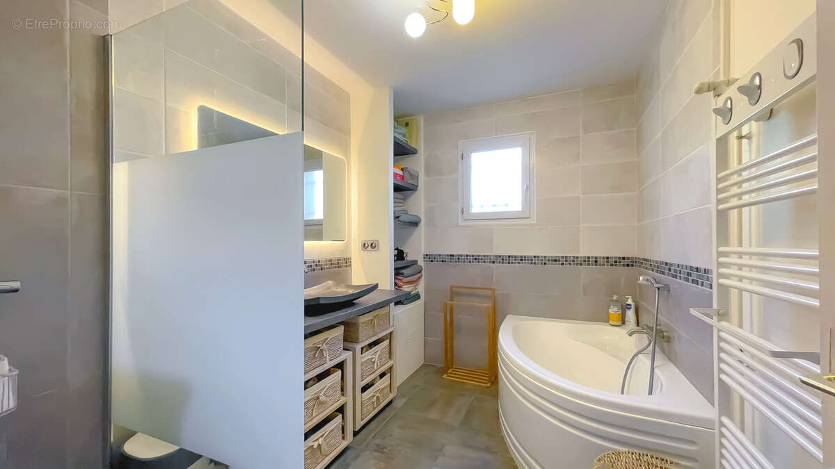 Maison T6 de plain-pied   141,58 m2   Changé - photo 3