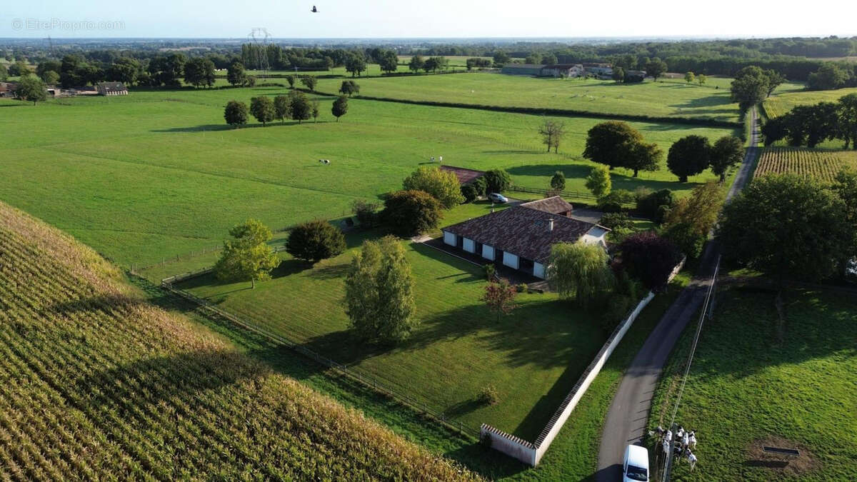 Maison à CHATILLON-SUR-CHALARONNE