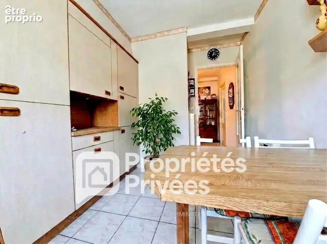 A vendre- exclusivite - 37540 - saint cyr sur loire -  appartement t3 -84m2 - 2 chambres - balcons - garage et parking - cave - photo 6