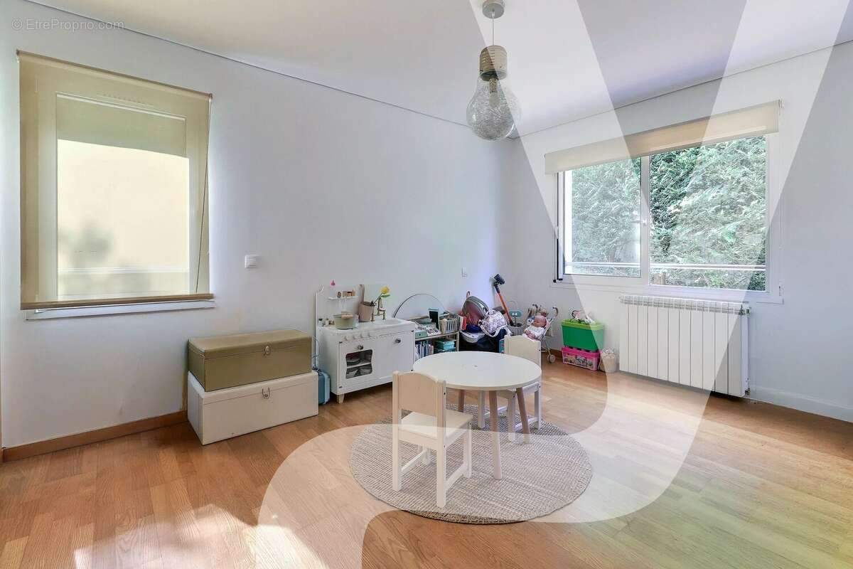 Chennevières-sur-Marne à la limite de La Varenne- Belle maison récente - photo 5