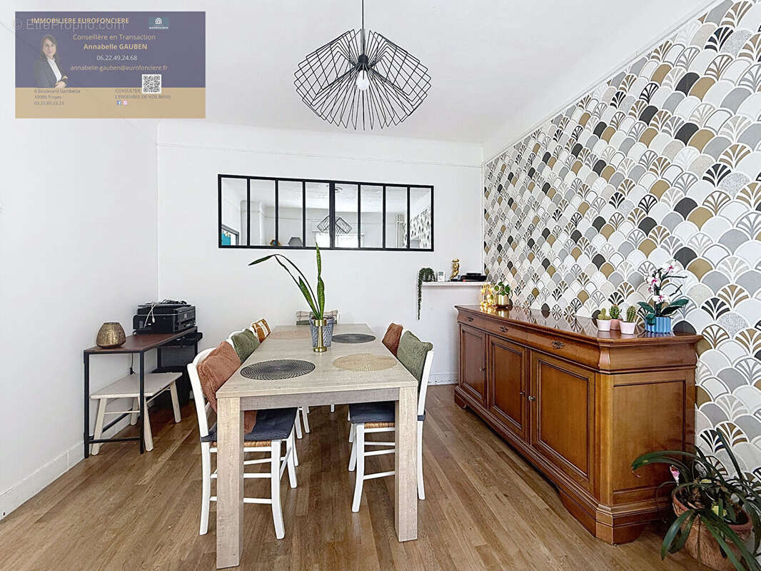 Maison à LA CHAPELLE-SAINT-LUC