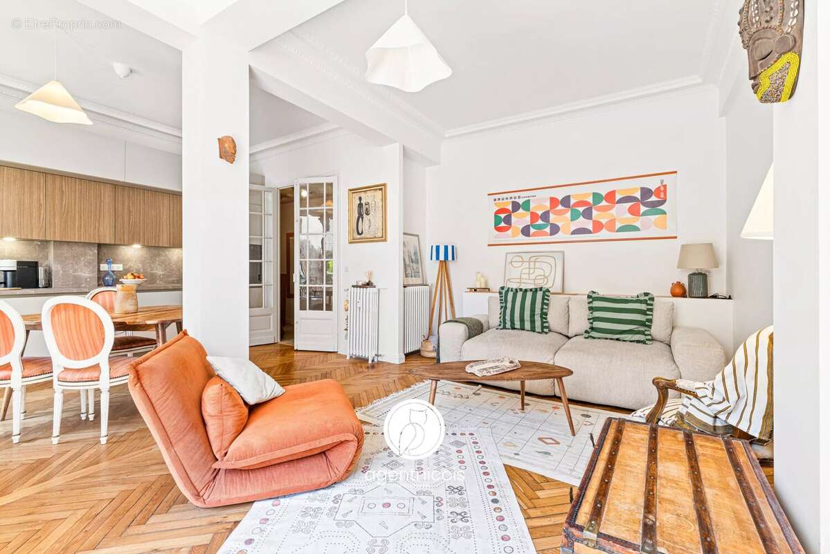 Nice // libération : 2 pièces / entièrement rénové / bourgeois / exceptionnelle terrasse - photo 9