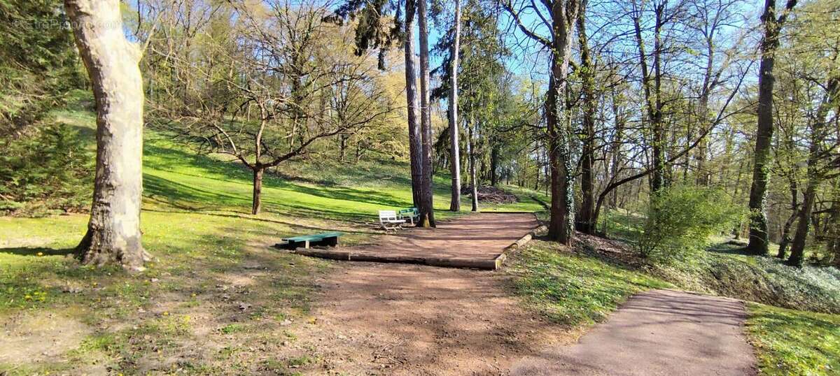 Appartement à CHARBONNIERES-LES-BAINS