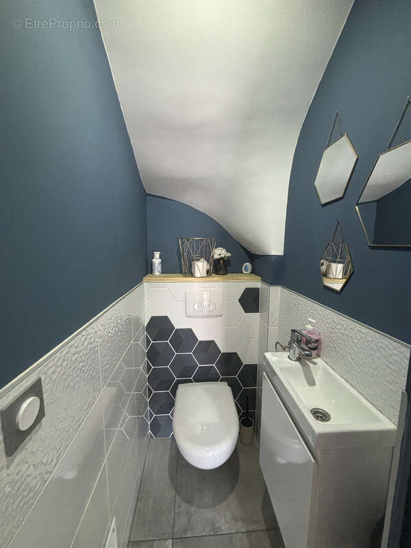 Maison à SAINT-LAURENT-DE-LA-SALANQUE