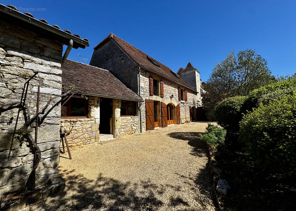 Maison à REILHAGUET