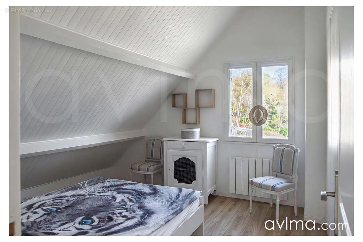 Maison à SAINT-NOM-LA-BRETECHE