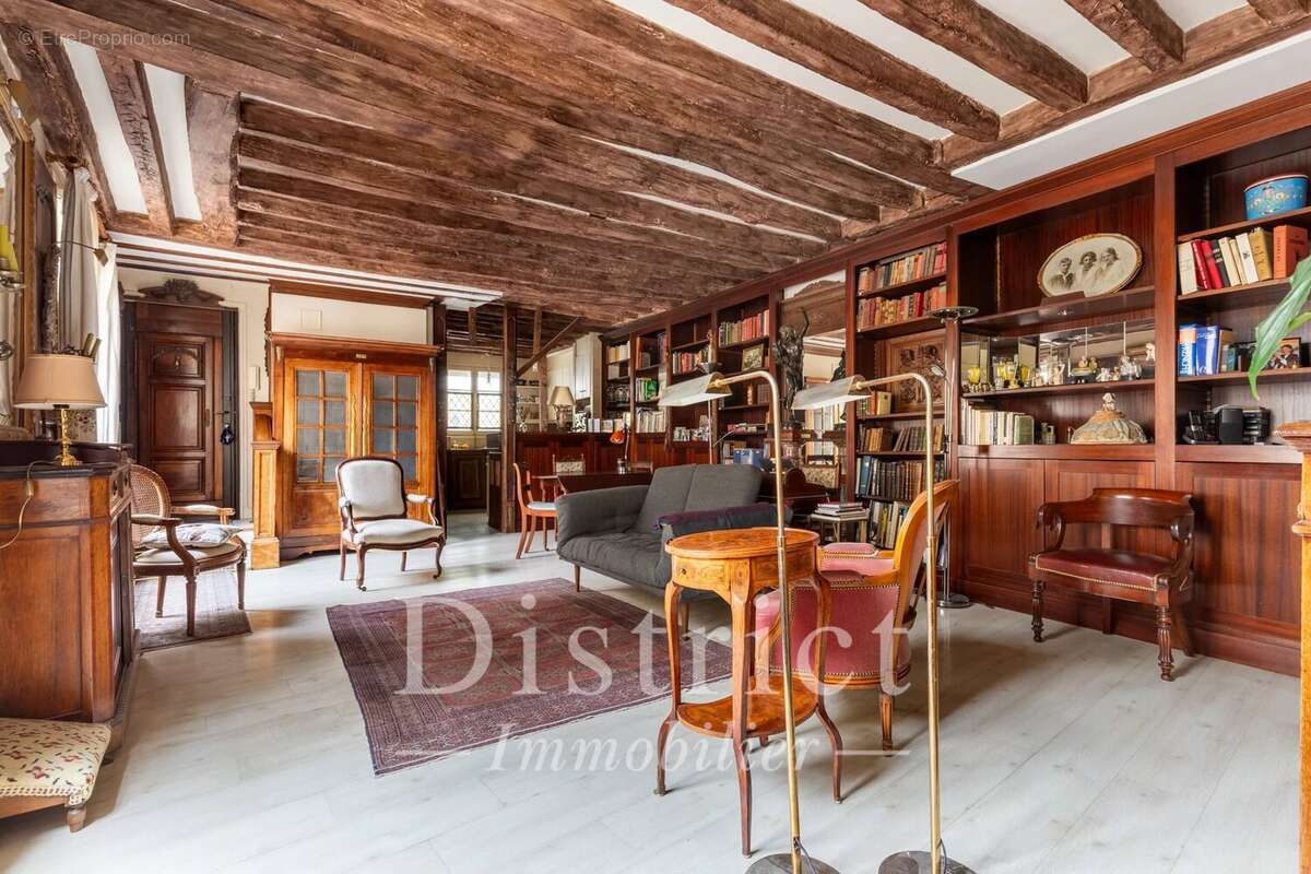 Appartement à PARIS-4E