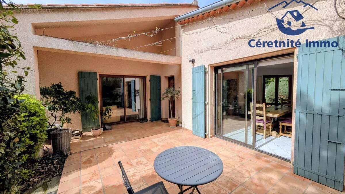 Maison à REYNES