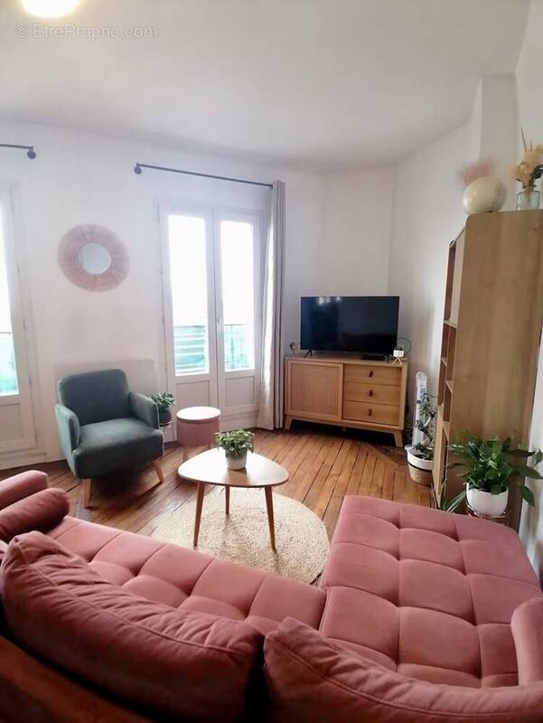 Appartement à LA GARENNE-COLOMBES