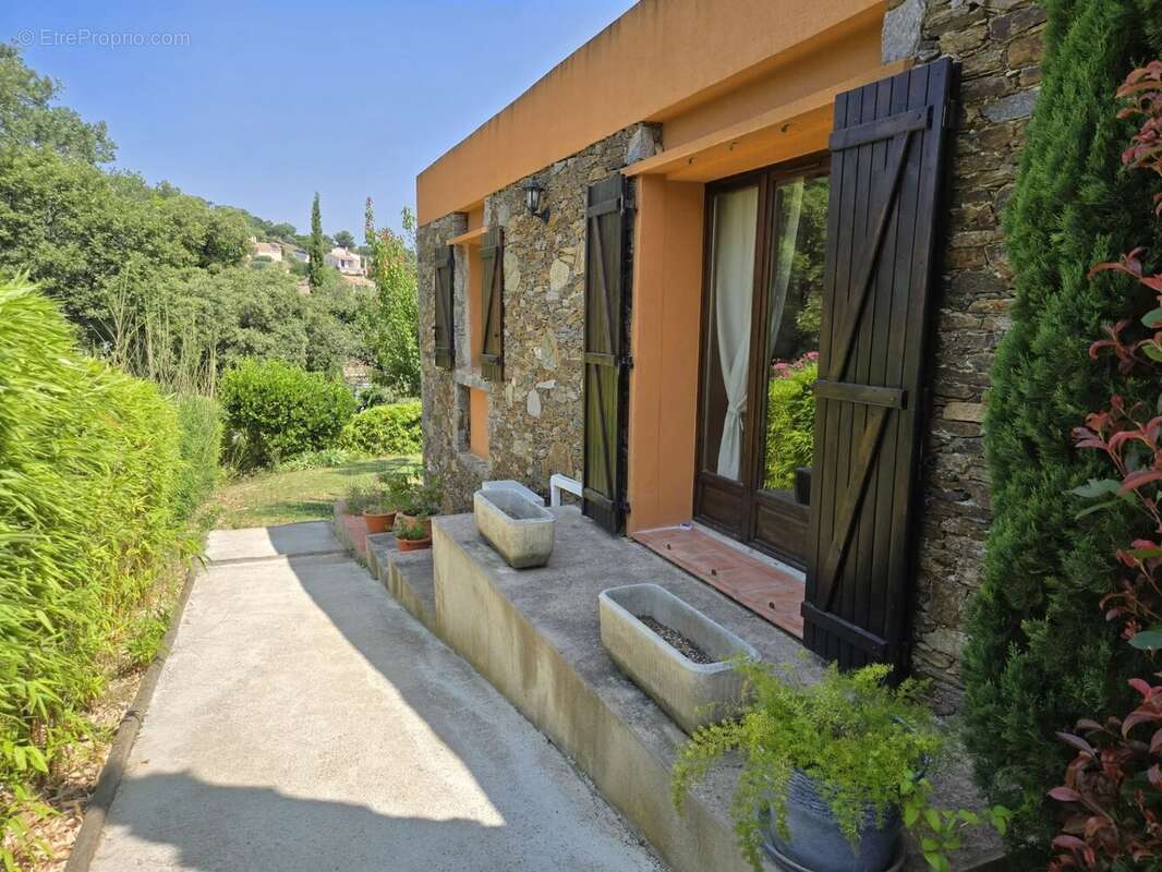 Maison à BORMES-LES-MIMOSAS