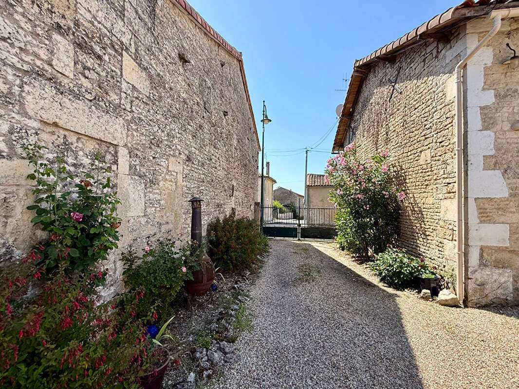 Maison à TILLOU