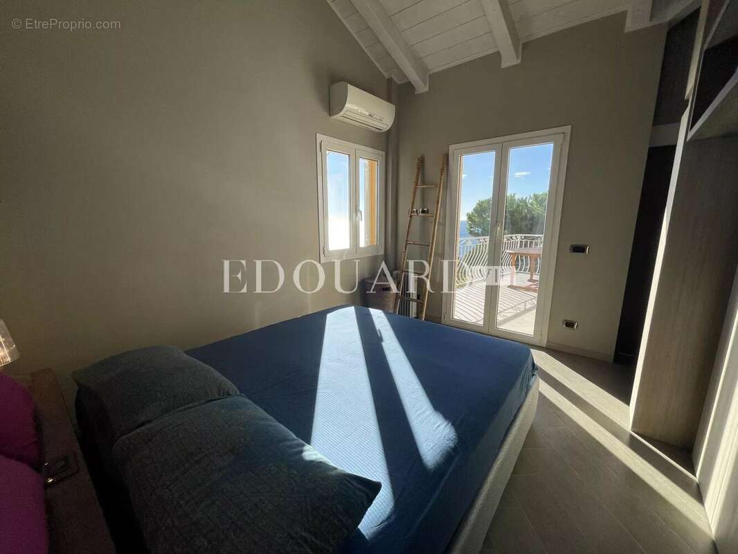 Appartement à ROQUEBRUNE-CAP-MARTIN