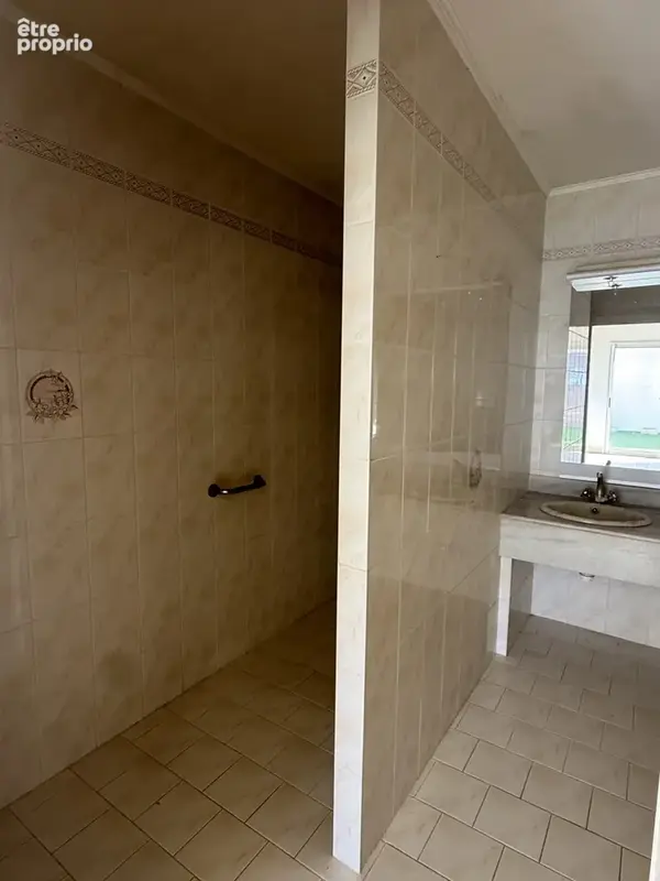Saint Cybard -Angouleme : RARE Sur le Secteur maison de plain-pied de 145m2 a Rafraichir - photo 9