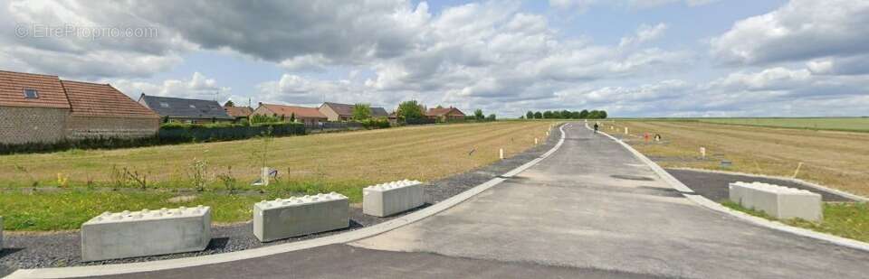 Terrain à AUBIGNY-AU-BAC