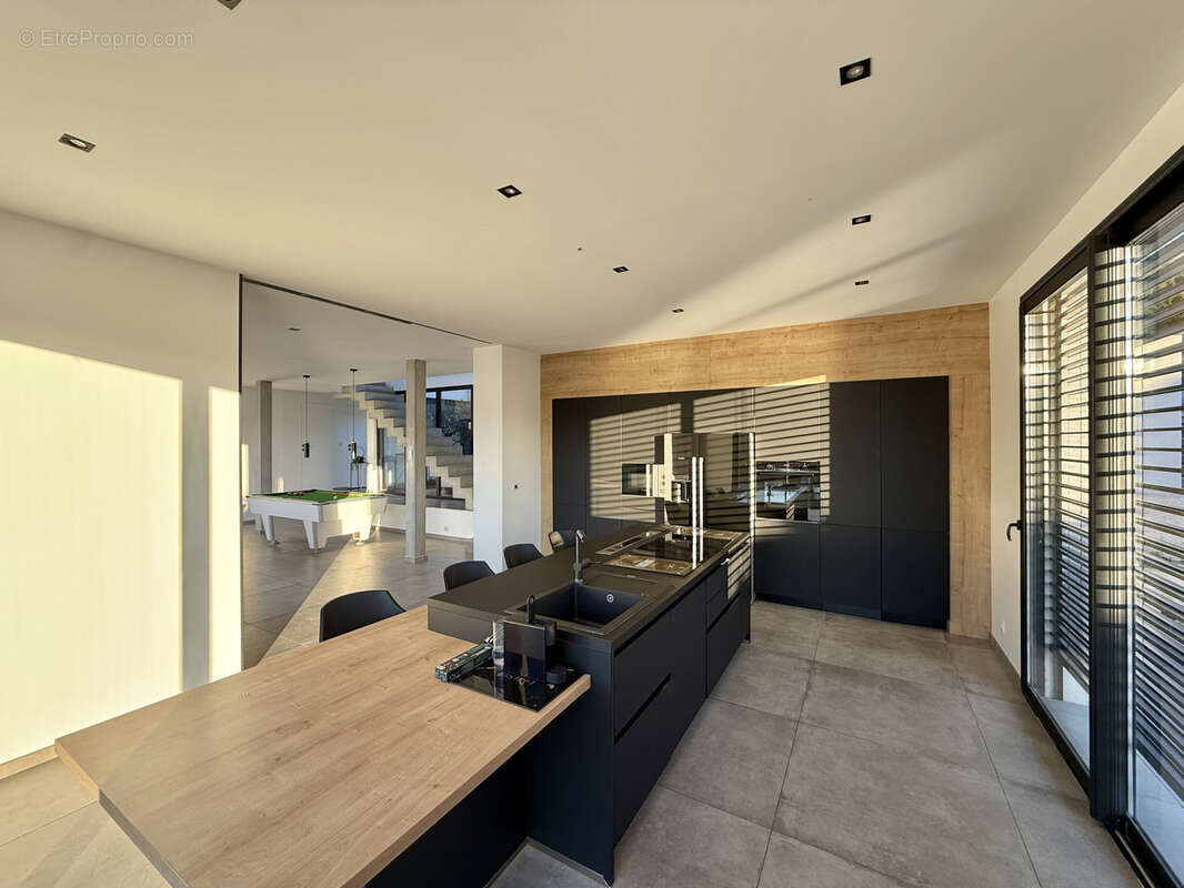 Villa contemporaine de 305 m2 à Saint-Péray - photo 15