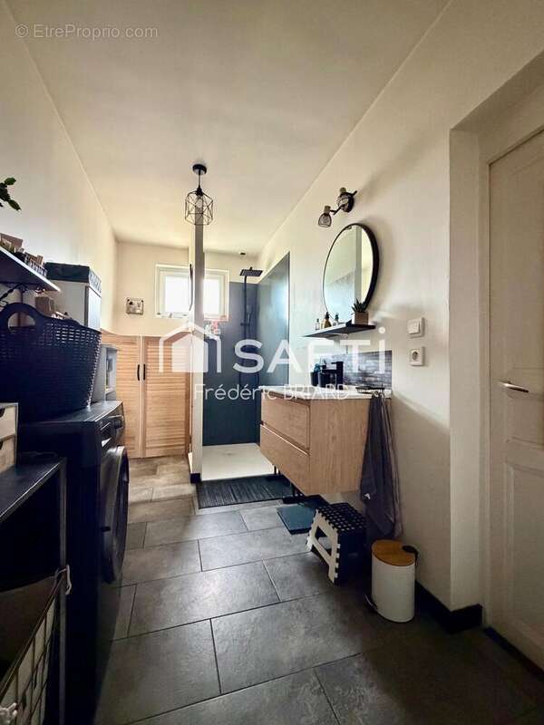 Maison 105 m² à Genouille  - photo 7