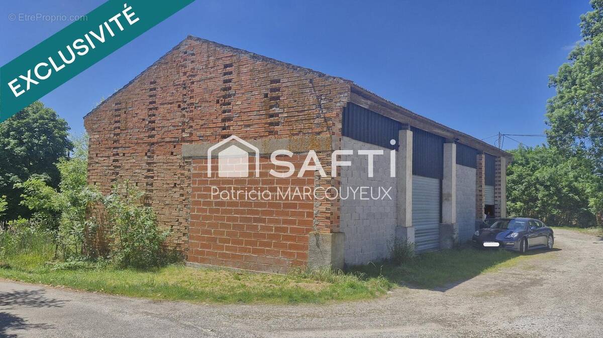 Photo 1 - Parking à LA LOUVIERE-LAURAGAIS