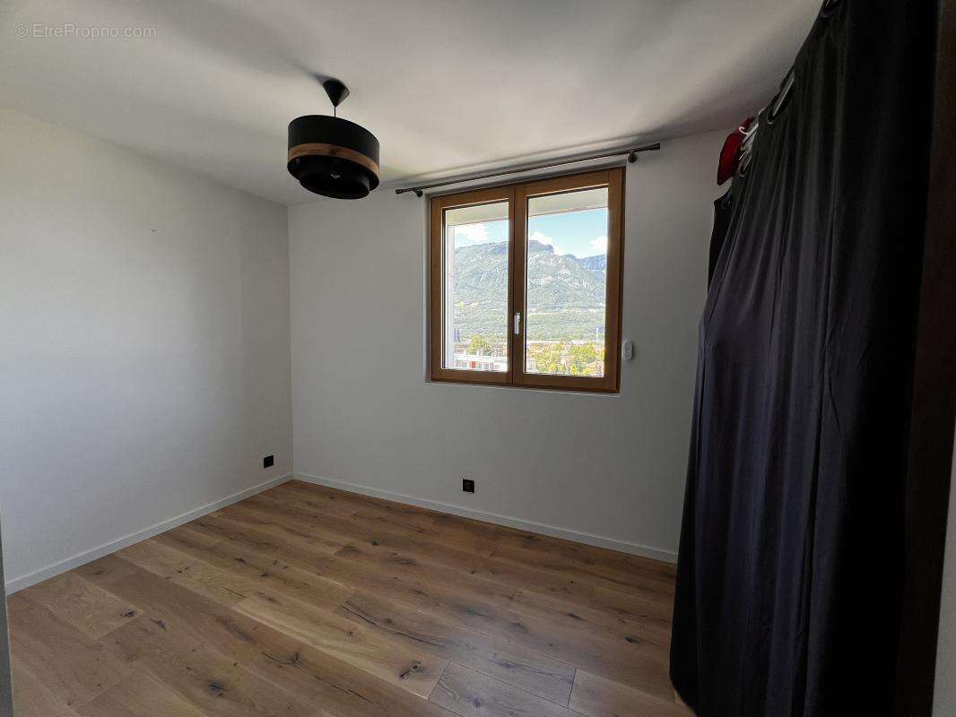 Appartement à SAINT-EGREVE