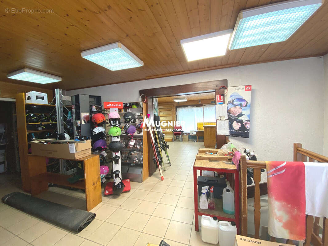 Commerce 123 m² à Morillon  - photo 3