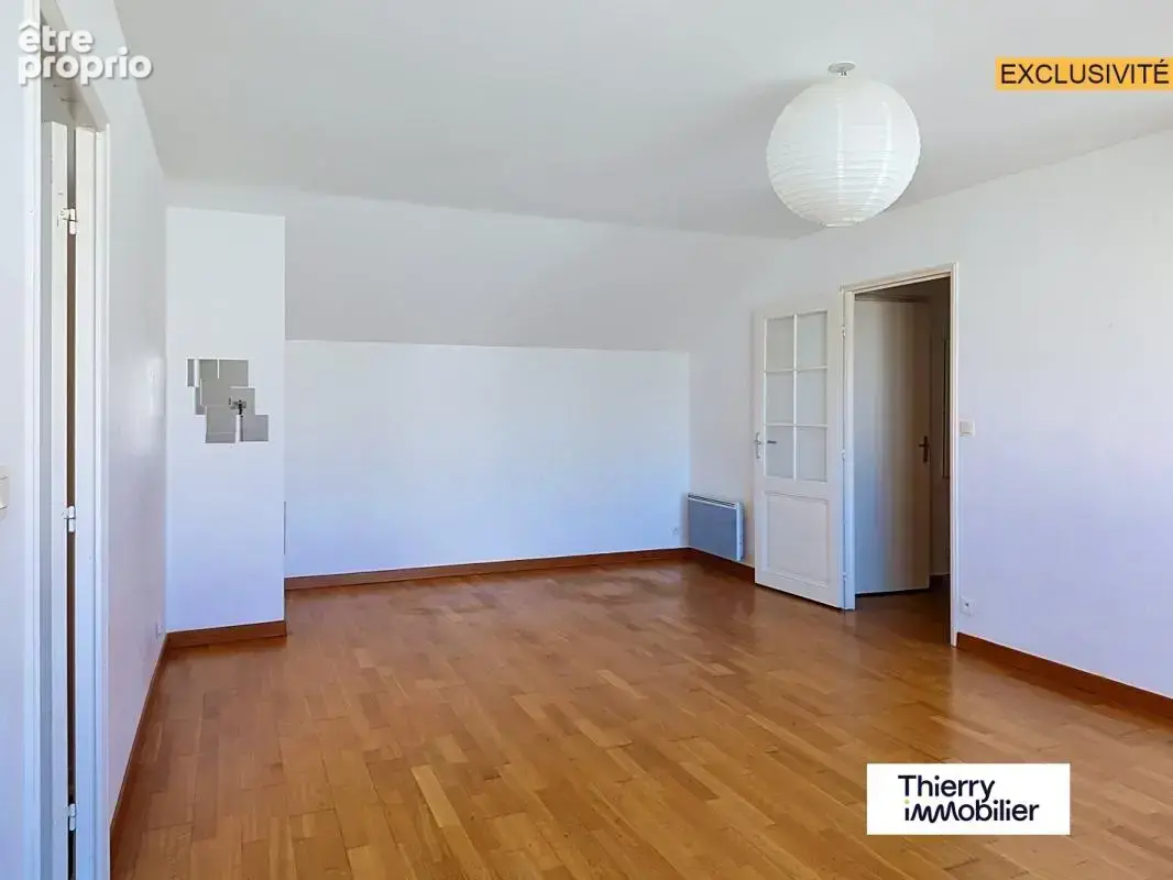 Longchamp - T2 de 58 m² au dernier étage avec ascenseur, parking et tram au pied - photo 5