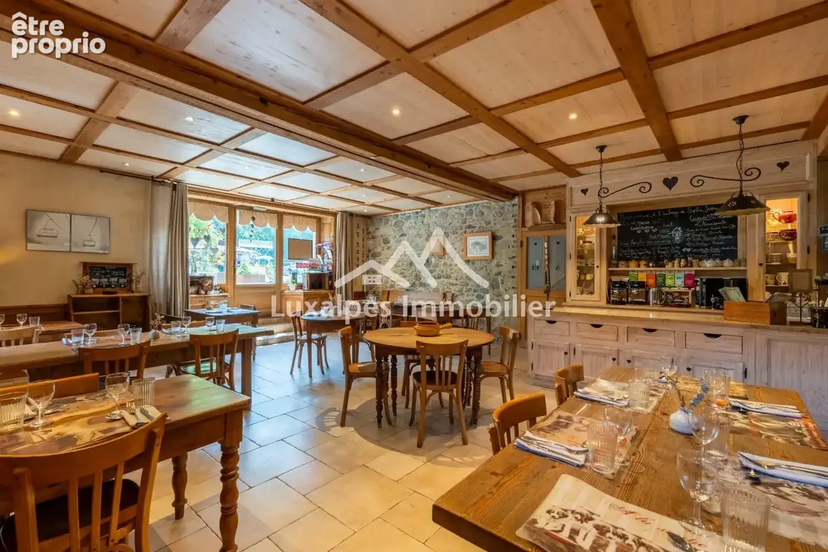 Maison 12 pièces 533 m² à vendre à Entremont (74130) - photo 2