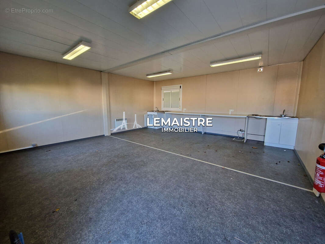 Commerce à NOTRE-DAME-DE-GRAVENCHON