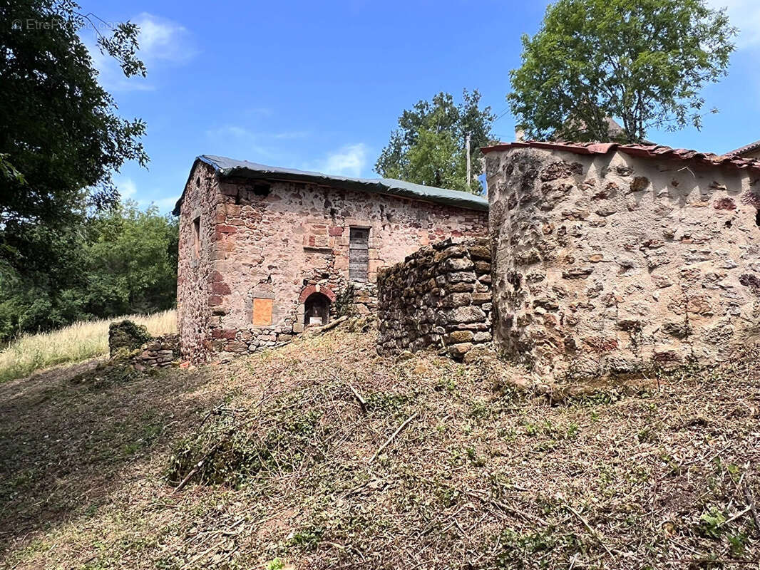 Petite bâtisse de charme à réhabiliter - photo 9