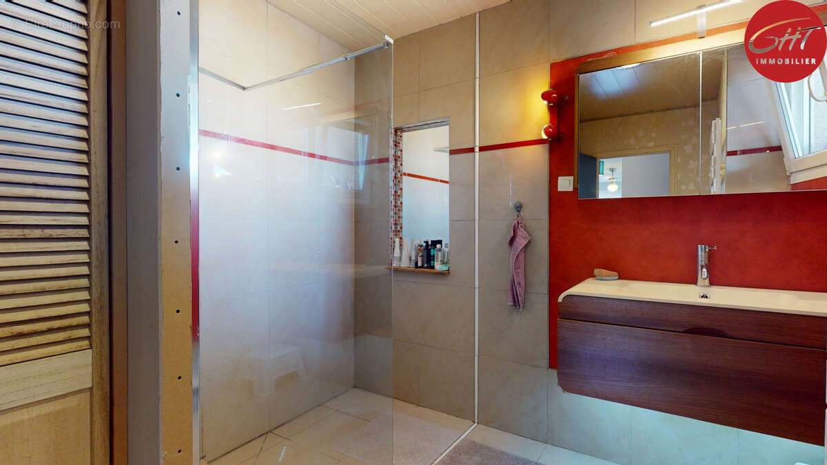 Appartement à CHALEZE