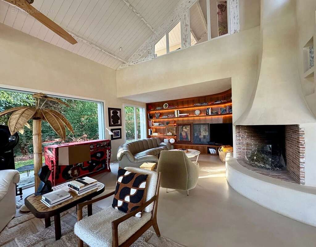 Maison à SAINT-NOM-LA-BRETECHE