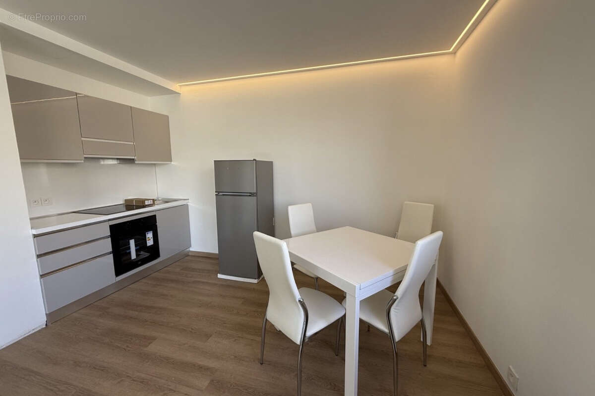 Appartement à VALLAURIS