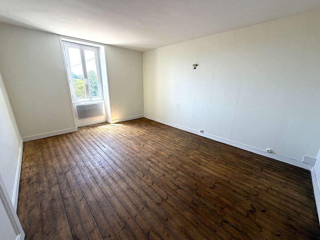 Maison de 83m² habitables avec 2 chambres, dépendances et jardin de 1393m² - photo 4
