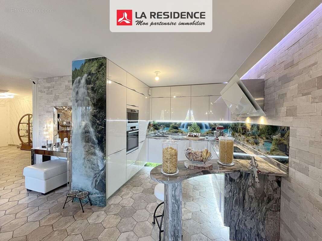 Appartement 102 m² à Saint-Ouen-L'aumone  - photo 2