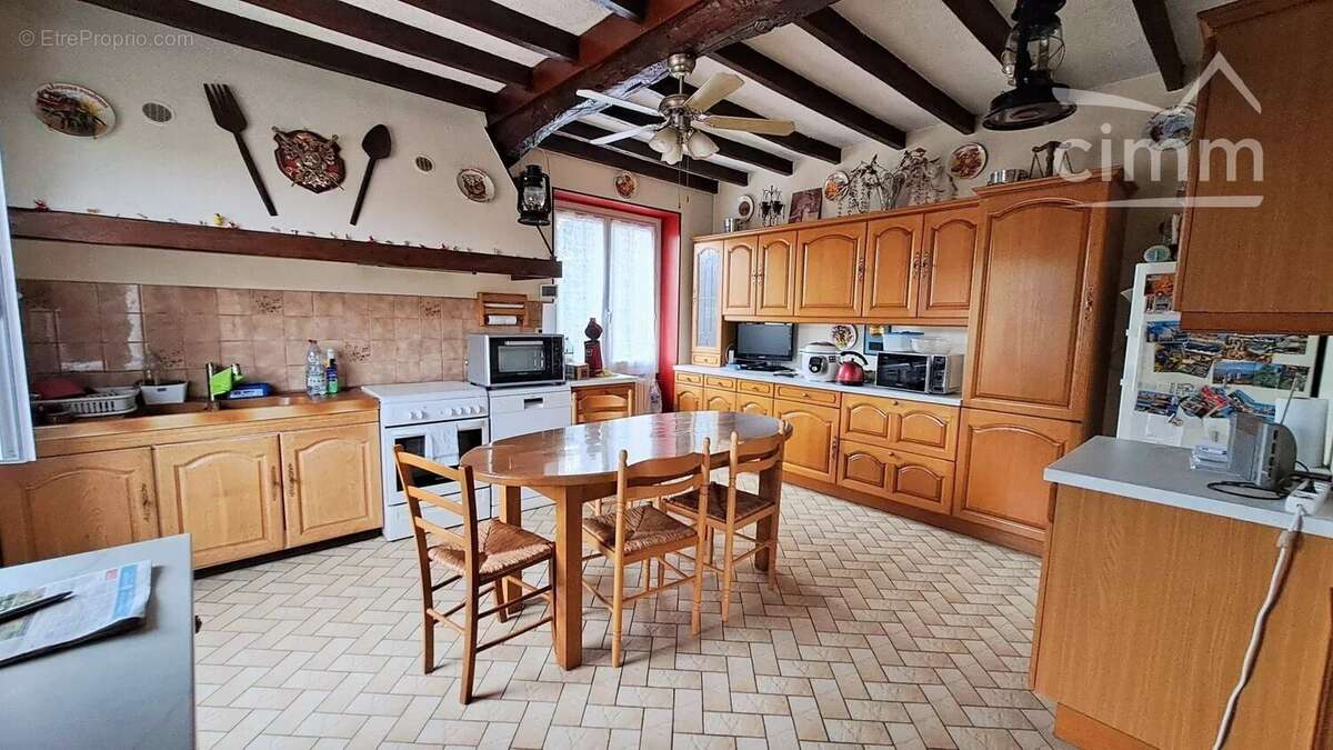 Maison à LA BATIE-MONTGASCON