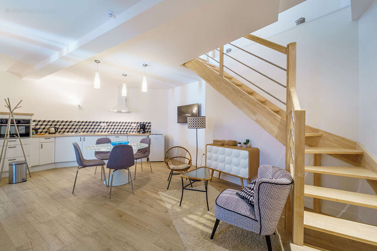 Grande Maison de ville avec 5 suites parentales : pièce de vie de 57 m7 : Cave voutée - photo 10