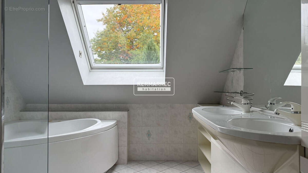 Maison à LA CHAPELLE-SUR-ERDRE