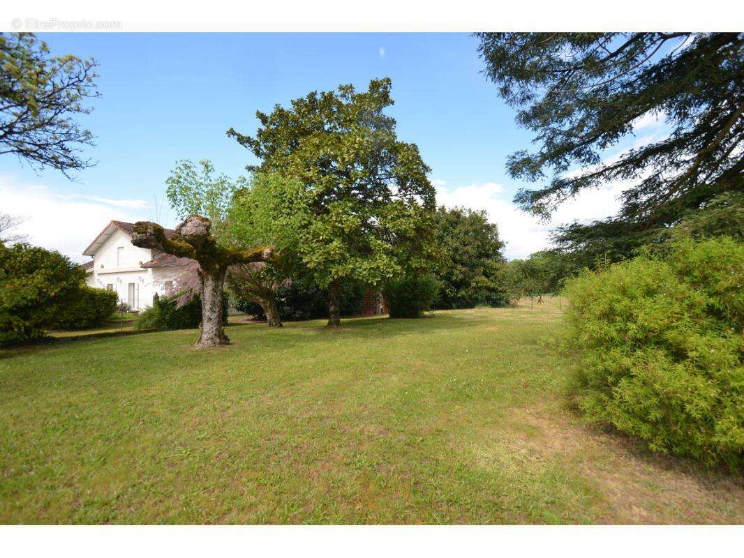 Maison à MONTPON-MENESTEROL