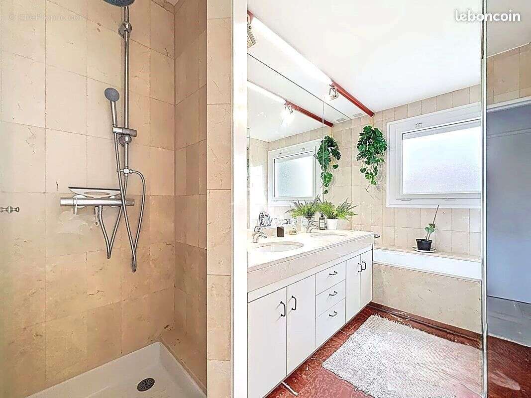 Maison à CASTELGINEST