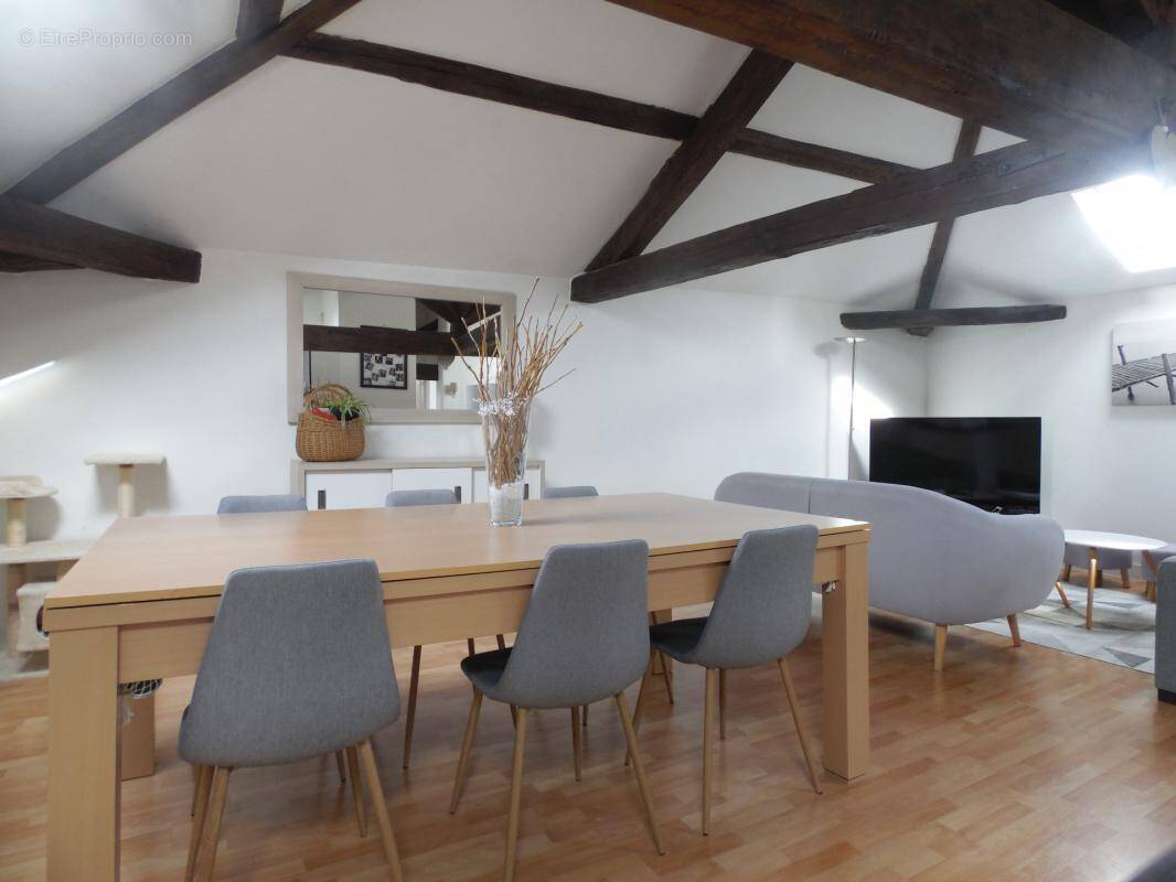 Appartement à ANGERVILLE