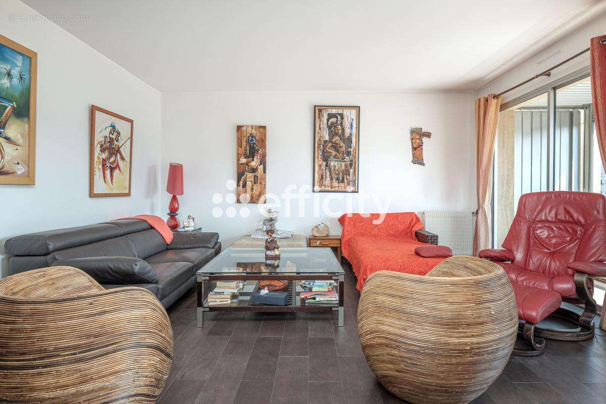 Appartement à MARSEILLE-8E