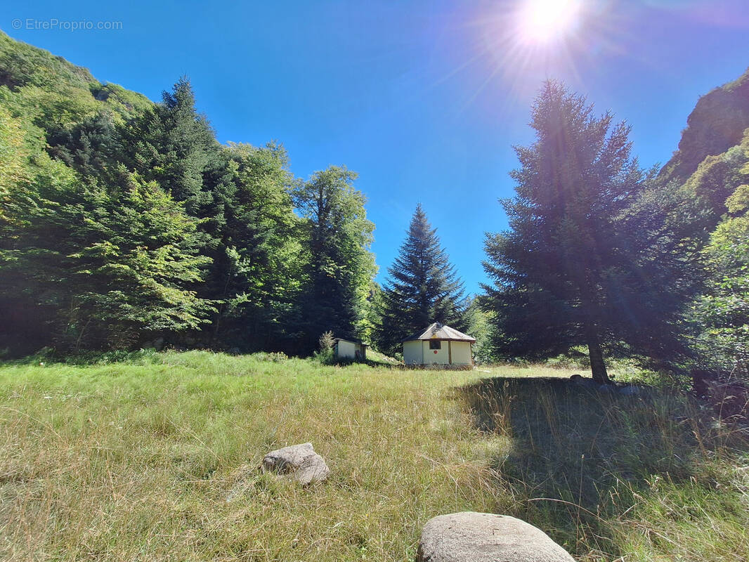 Terrain à ESCOULOUBRE