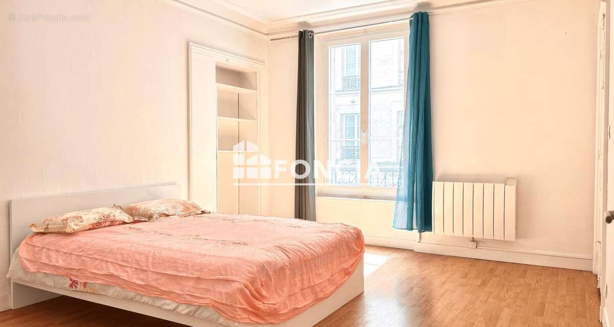Appartement à PARIS-3E