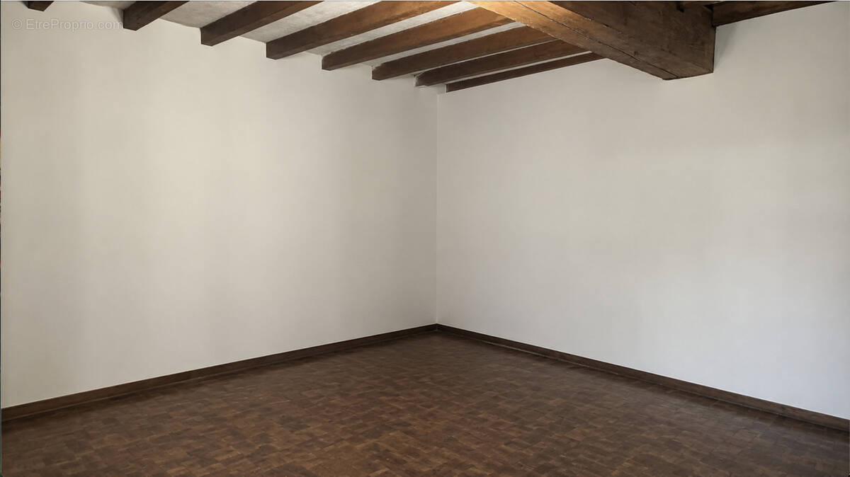 Maison à Pruillé — 4 chambres, grand jardin, à rénover - photo 4