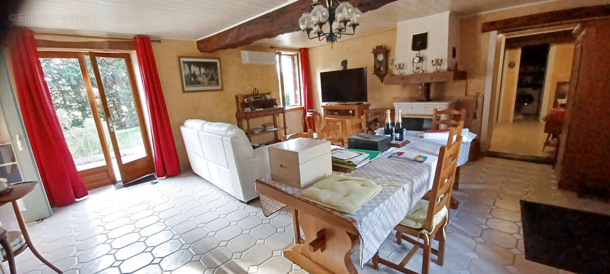 Maison à NOYANT-D&#039;ALLIER