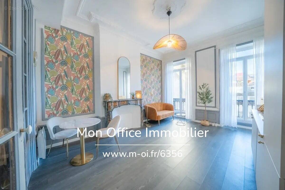 Appartement à MARSEILLE-1E