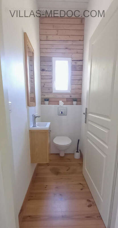 Maison à VENDAYS-MONTALIVET