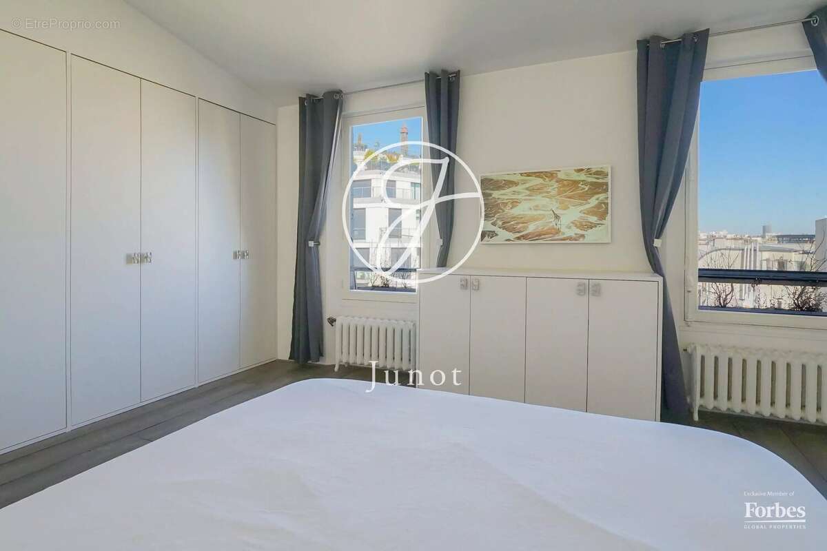 Appartement à PARIS-7E