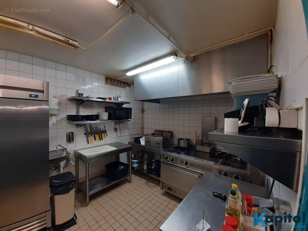 Autre à PARIS-9E