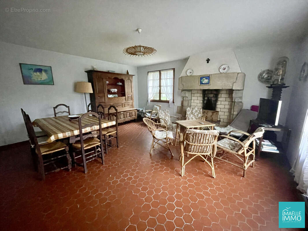 Maison à SAINT-JACUT-DE-LA-MER
